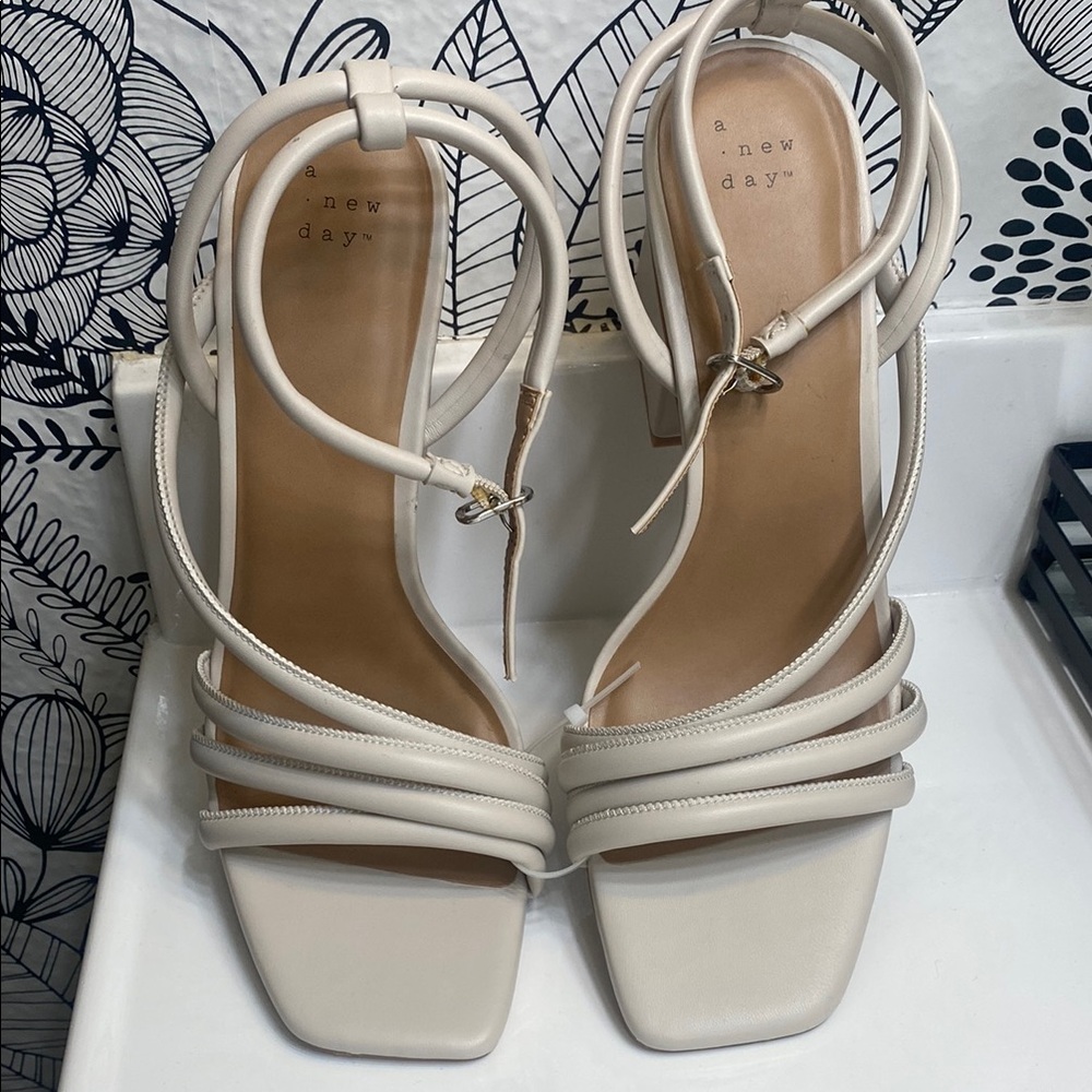 A NEW DAY Katana Cream Strappy Heels *flawed - Picture 3 of 9